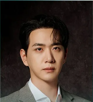 김대웅